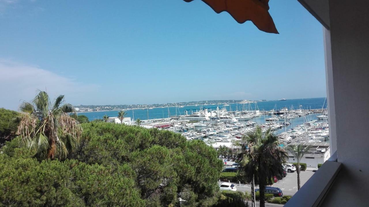 Grand Studio Climatise En Bord De Mer Avec Parking Securise Golfe-Juan Luaran gambar