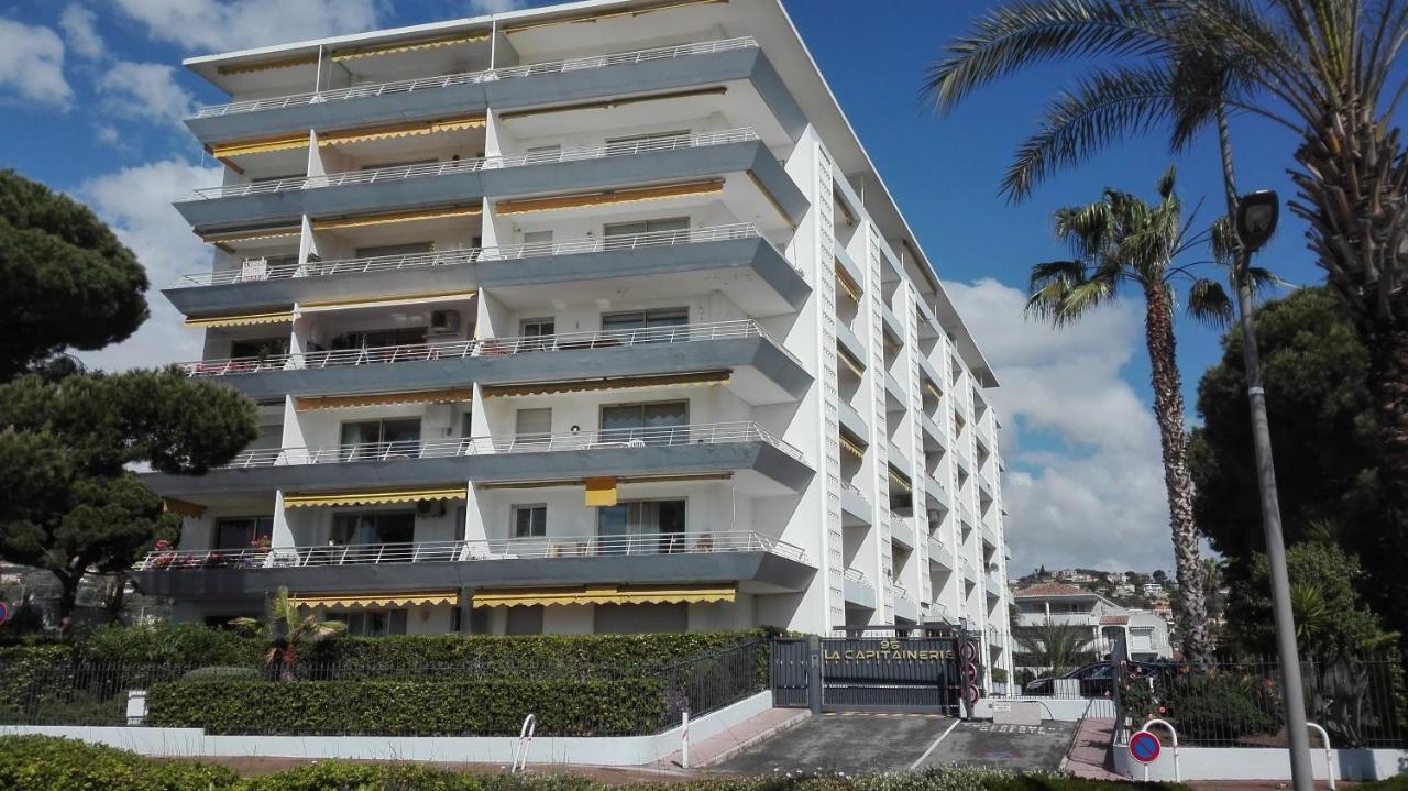 Grand Studio Climatise En Bord De Mer Avec Parking Securise Golfe-Juan Luaran gambar